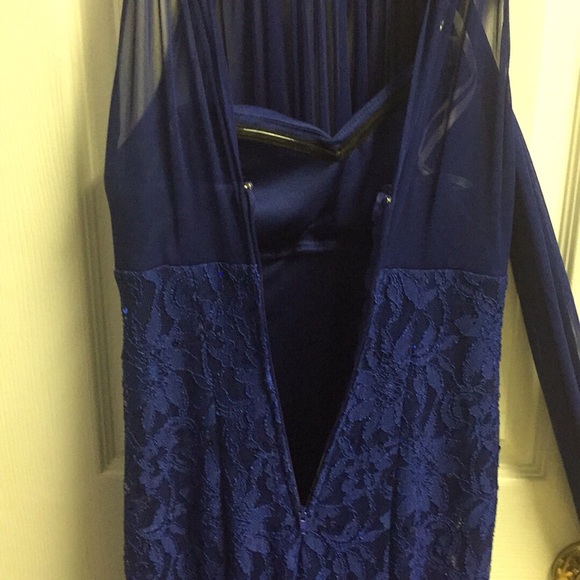 Dress - Picture 3 of 4